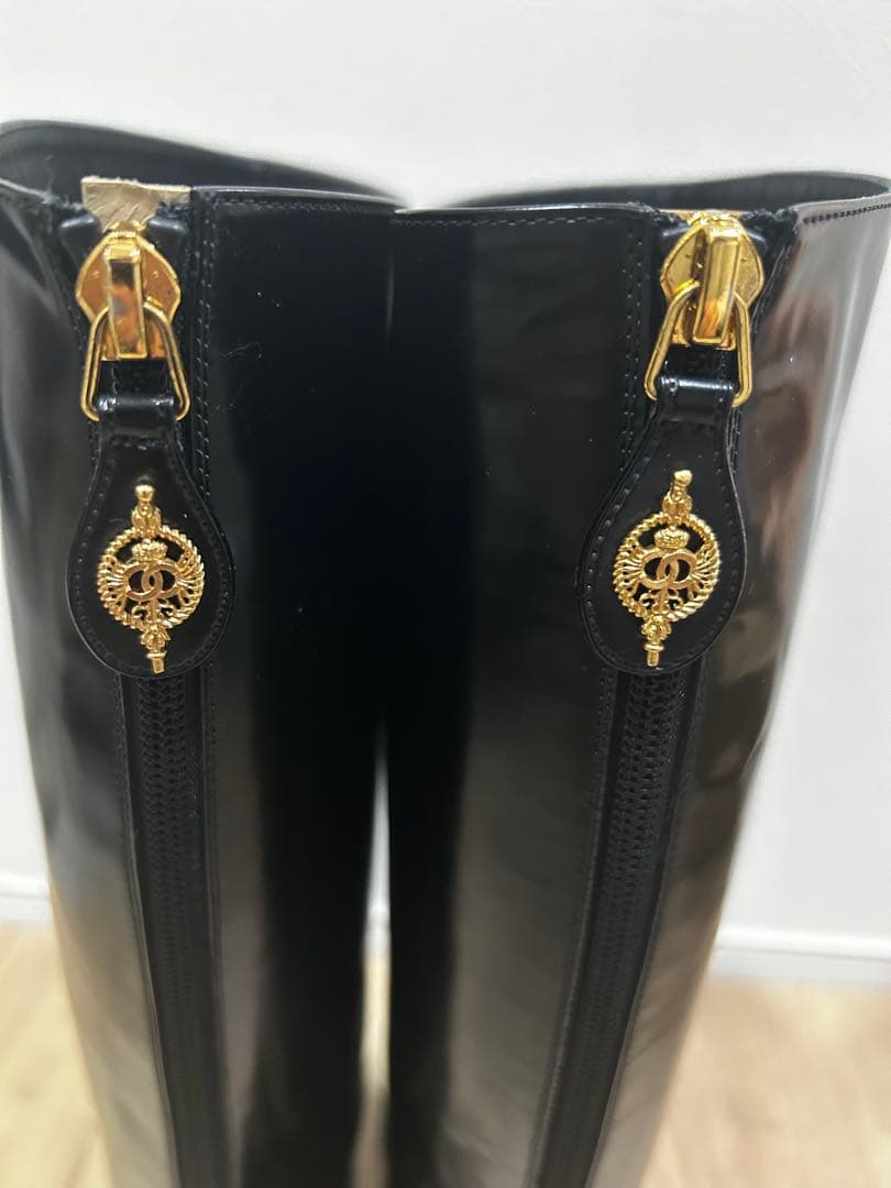 バ*ビ様 今月末日取り消し予定　CHANEL シャネル　ロングブーツ　レザー