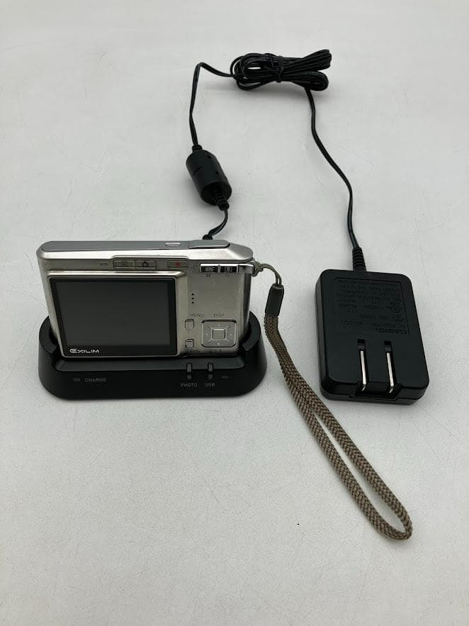 CASIO EXILIM デジタルカメラ EX-S600 本体と充電器