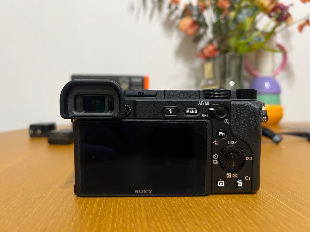 Sony α6400 ミラーレスカメラ 16-50mmキットレンズ付き