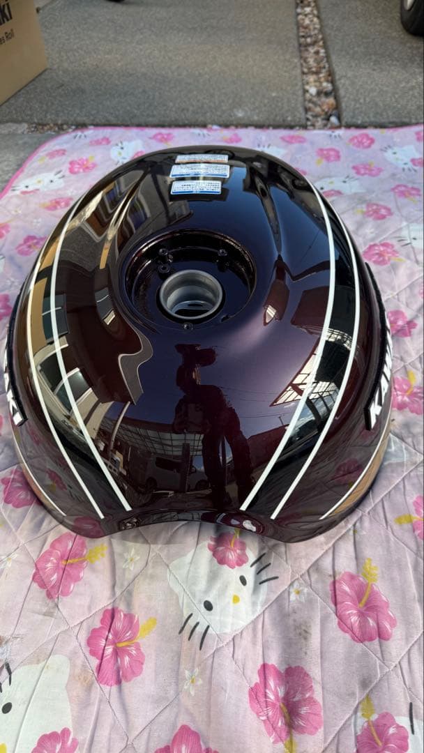 2025モデル z900rs ガソリンタンク　キャンディートーンレッド　新品