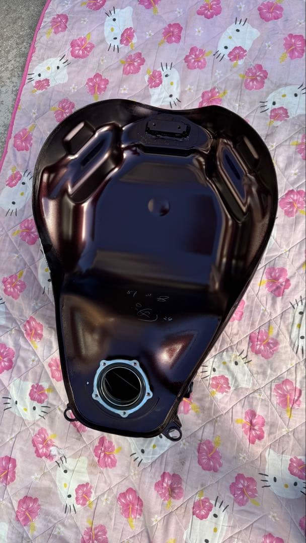 2025モデル z900rs ガソリンタンク　キャンディートーンレッド　新品