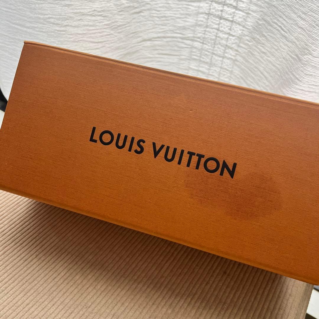 LOUISVUITTONルイヴィトン　ワイヤレスイヤホン　Bluetooth