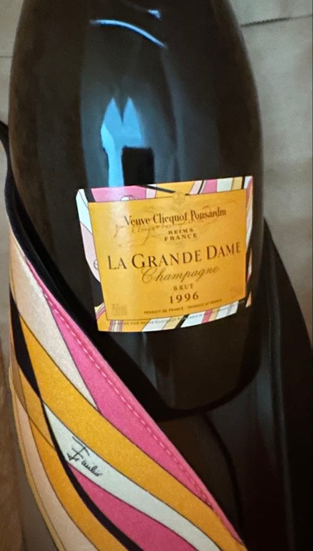 エミリオプッチ　ヴーヴクリコ　 1996 シャンパン