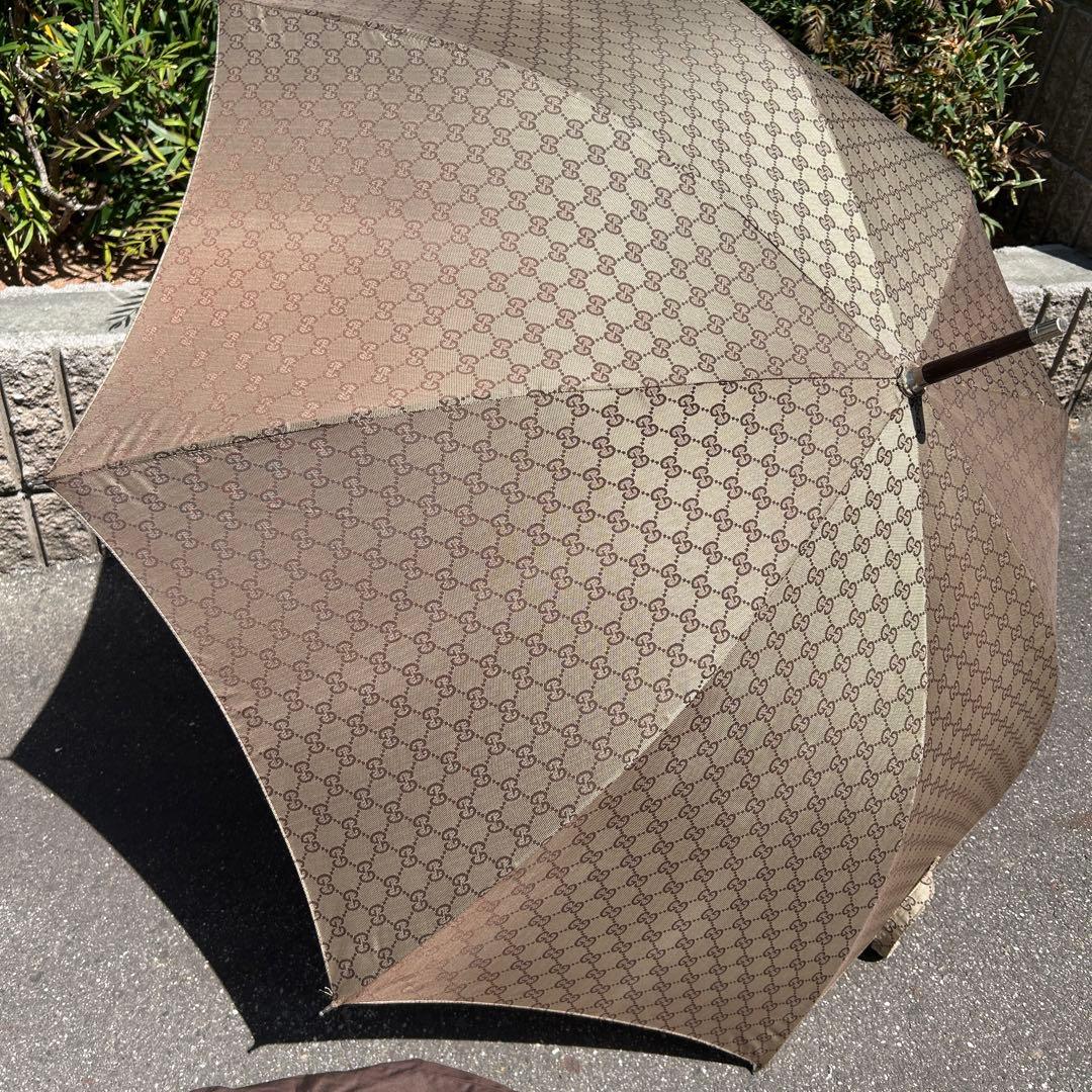 美品 GUCCI グッチ 傘 大きめサイズ GG柄 レイングッズ