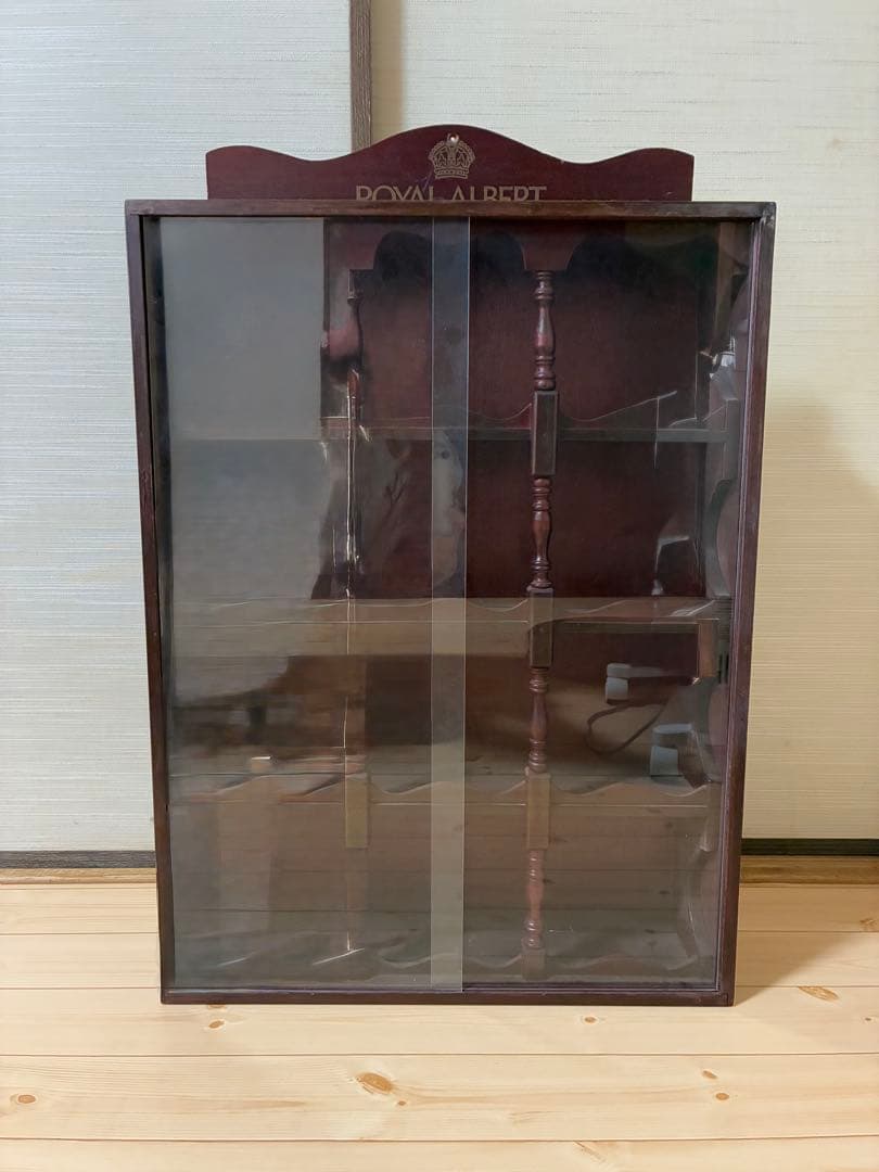   ロイヤルアルバートカップボード　木製キャビネット飾り棚