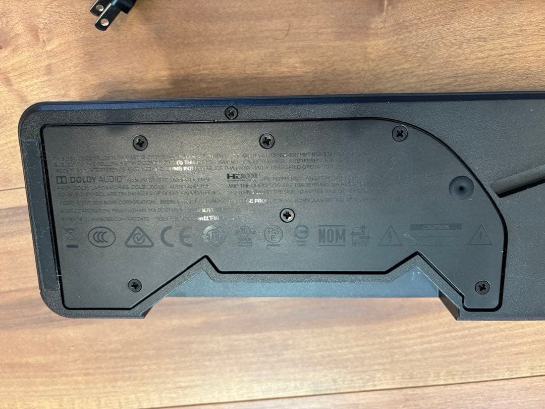 Bose テレビスピーカー　本体とリモコン付き