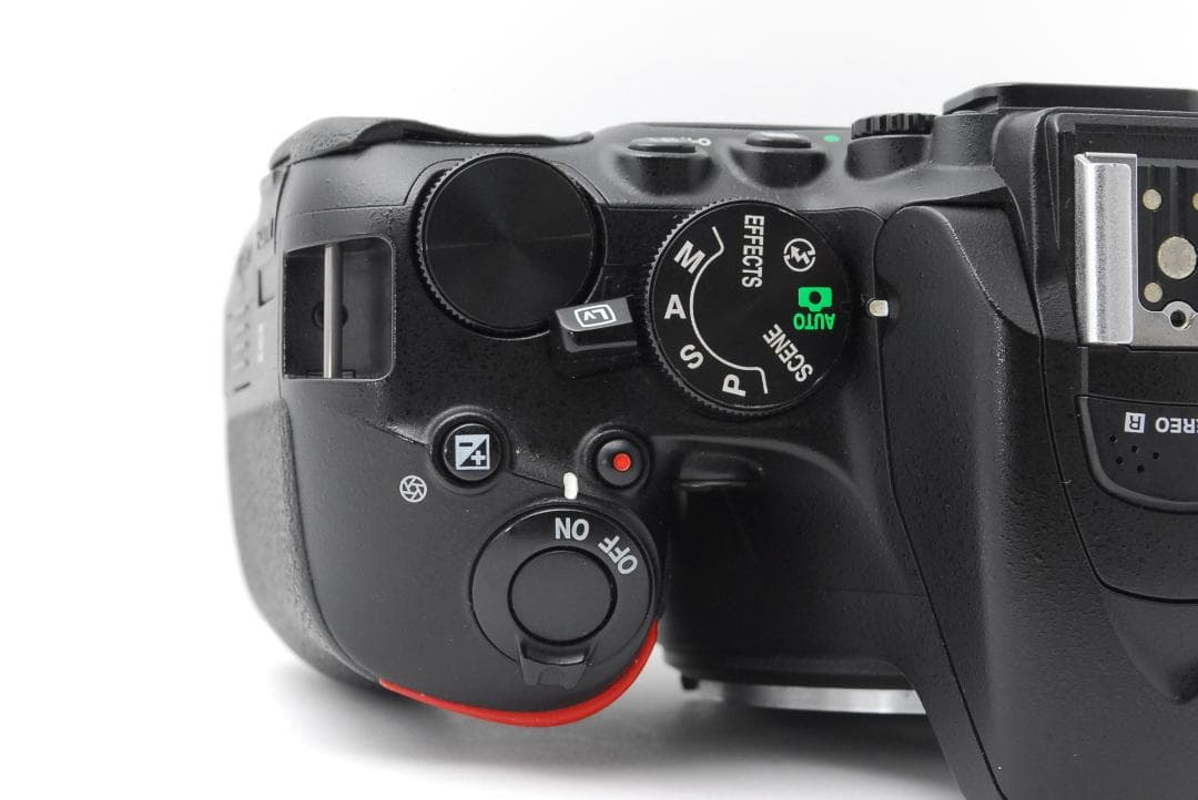 【使用感極少美品】Nikon D5600　WiFiモデル　スマホ転送　自撮りOK