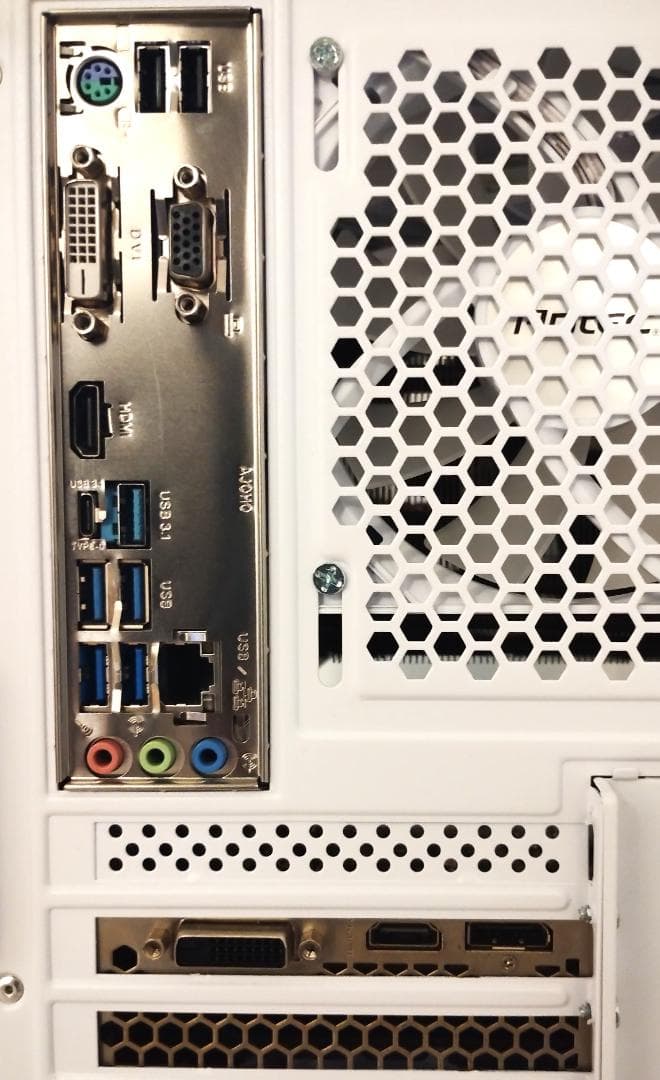 ゲーミングPC/5 3600/GTX1660Ti/新品SSD512G