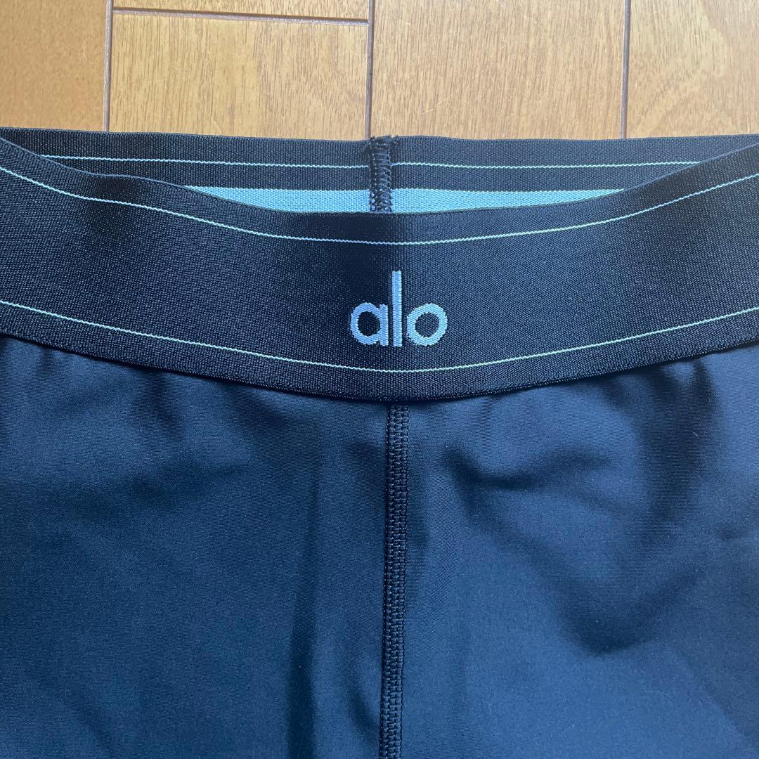 alo ブラックレギンス サイドストライプ