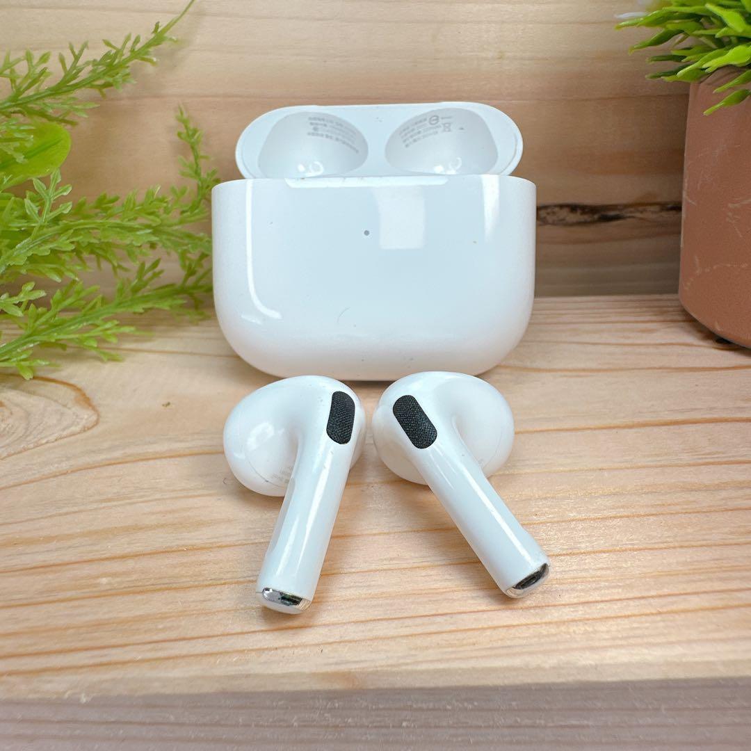 AirPods 第3世代 Apple ワイヤレスイヤホン アップル