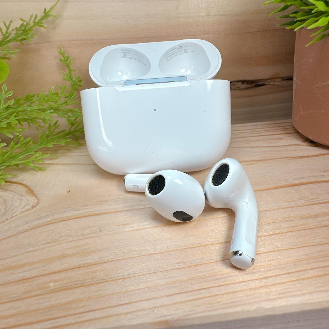 AirPods 第3世代 Apple ワイヤレスイヤホン アップル