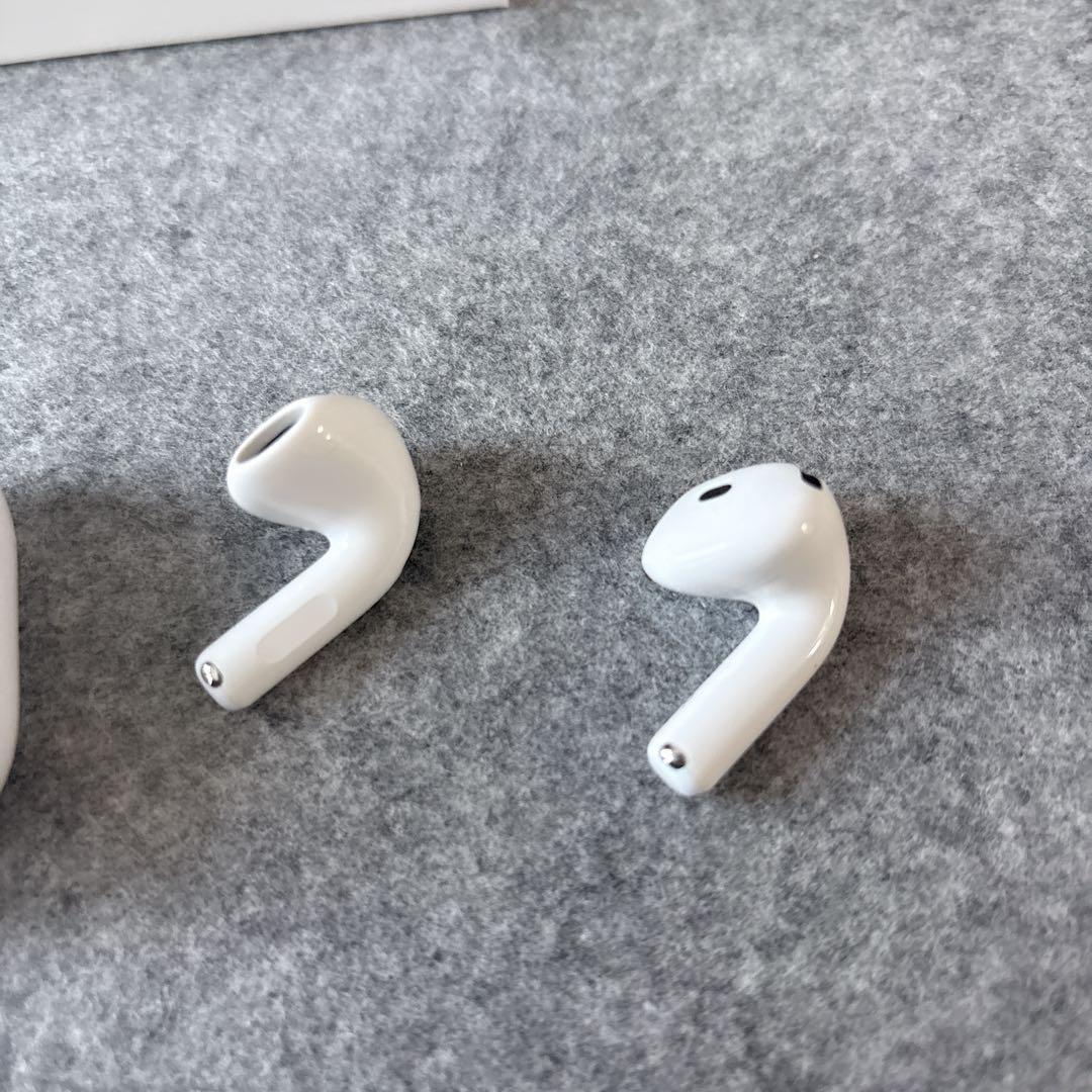 【美品】Apple AirPods 4 アクティブノイズ キャンセリング搭載