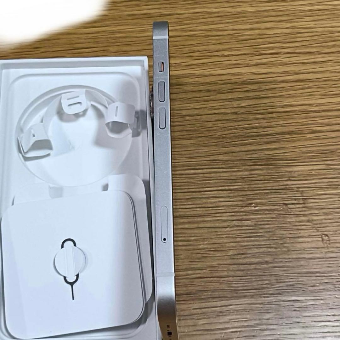 iPhone13 256GB スターライト ケーブル付き