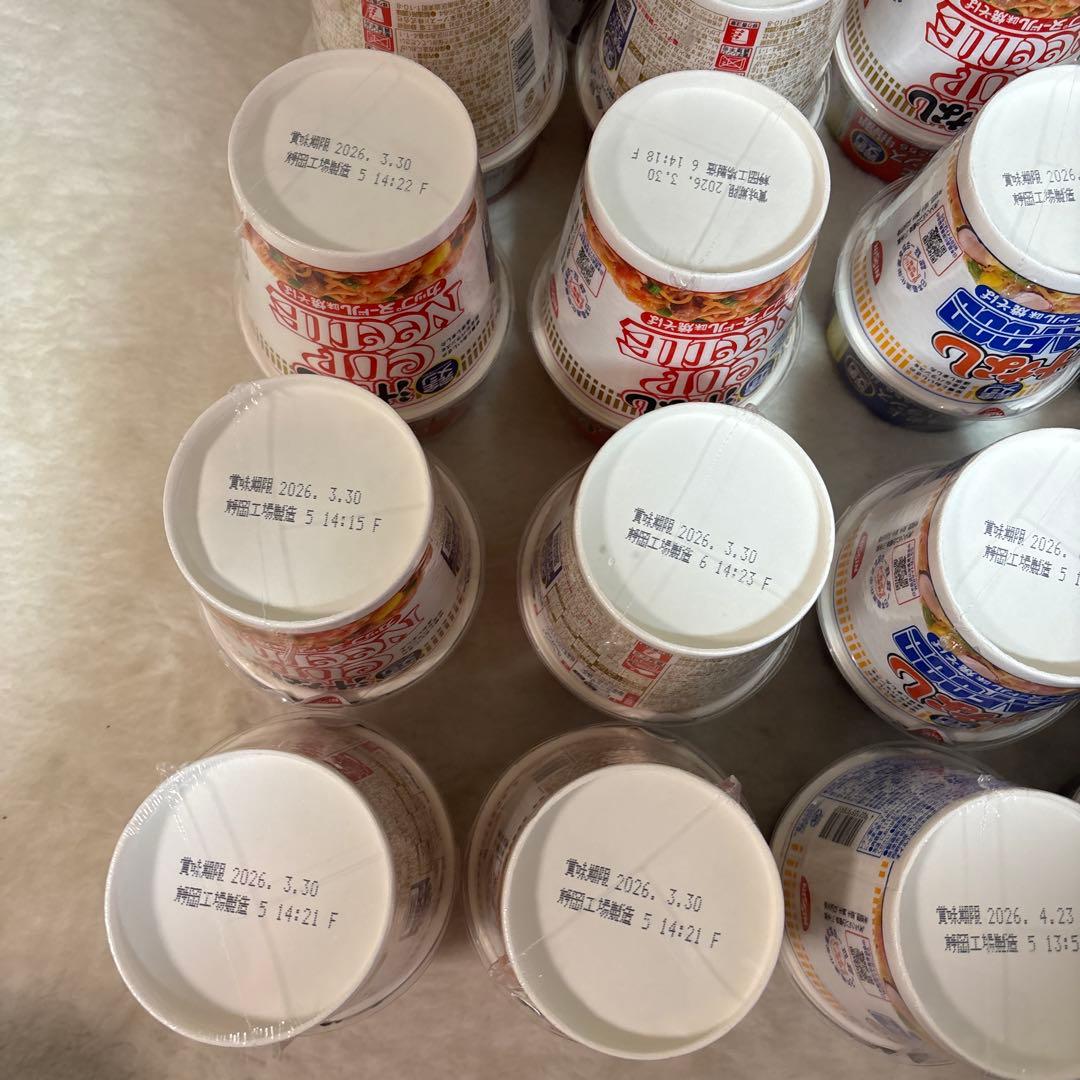 日清食品　カップヌードル　どん兵衛　完全メシ　40個