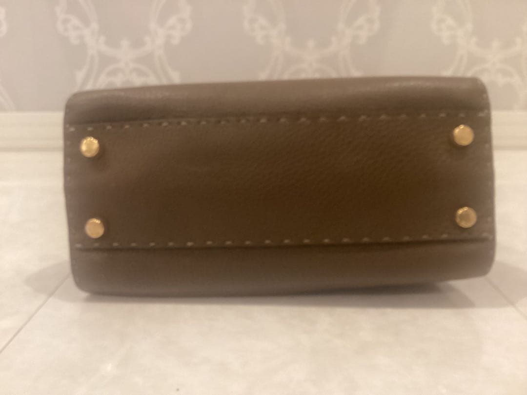 フェンディ　ピーカブー　エッセンシャリー　セレリア　ブラウン