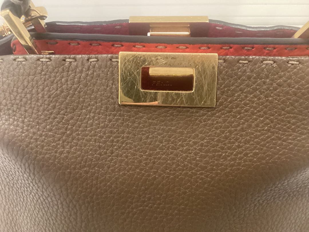 フェンディ　ピーカブー　エッセンシャリー　セレリア　ブラウン