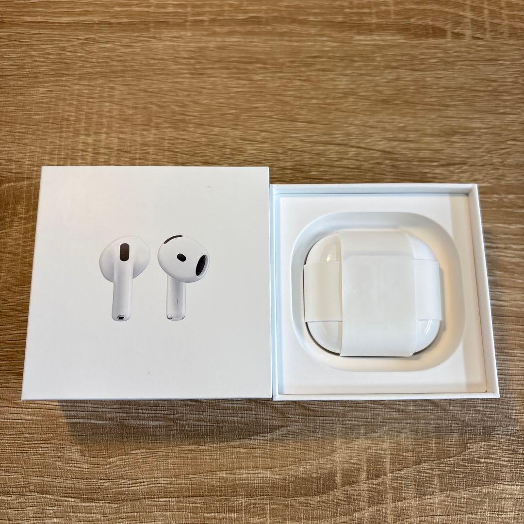 Apple AirPods4 本体 充電ケース付き