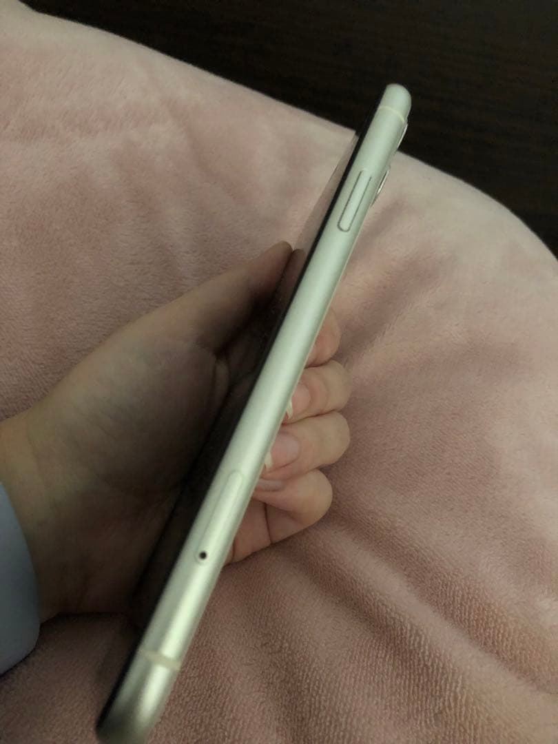 Apple iPhone 11 64gb ホワイト（海外版）simフリー