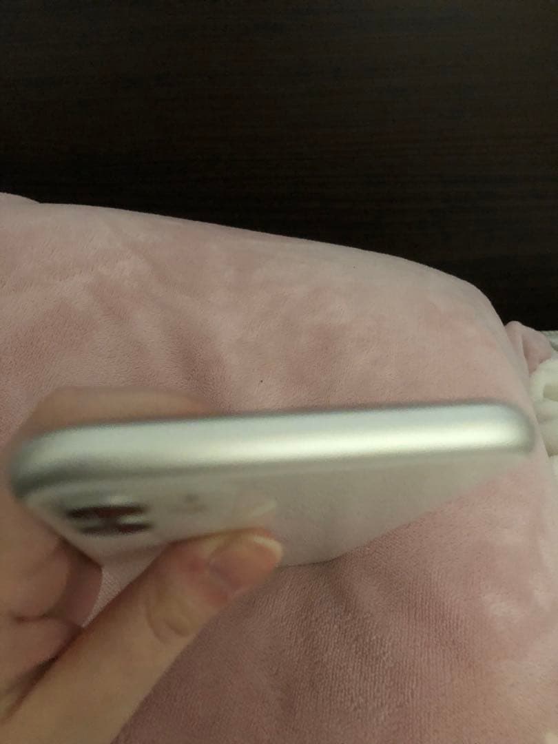 Apple iPhone 11 64gb ホワイト（海外版）simフリー