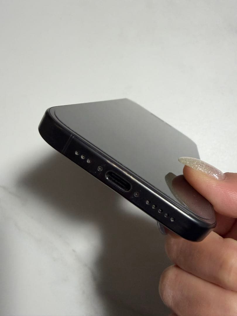 iPhone 15 Pro ブラック