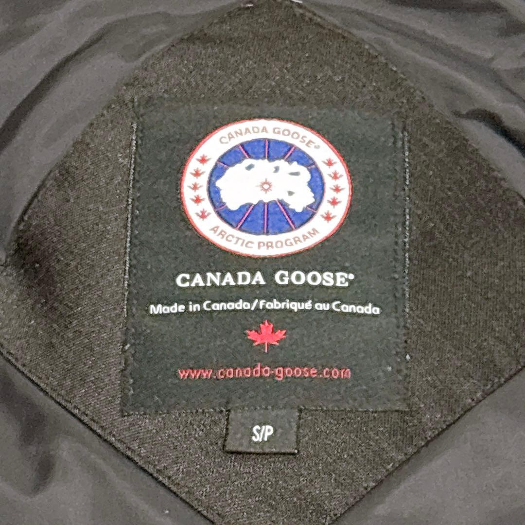 ほぼ未使用✨　カナダグース　クレストン　ダウンジャケット　ブラックレーベル