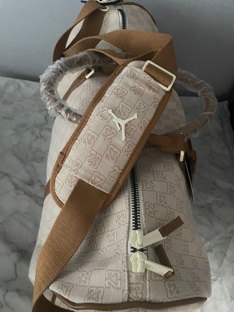 Jordan ベージュ ボストンバッグ　市場品薄人気商品　現品限り　早い者勝ち