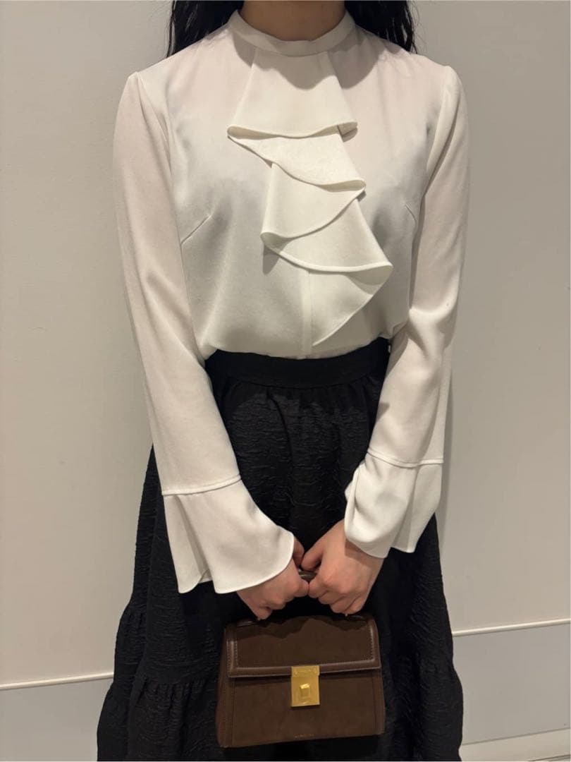 アルアバイル　ルルウィルビー ラッフルスタンドブラウス