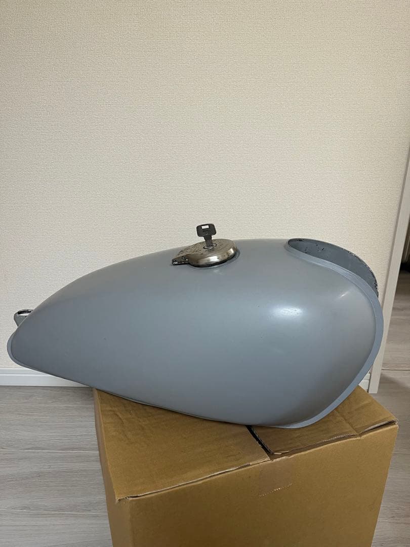 YAMAHA SR400 RH01J 3型 純正タンク　塗装ベース　サフェーサー