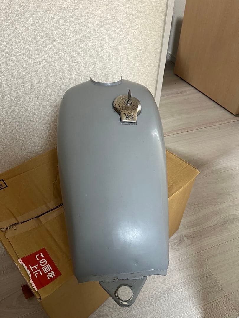 YAMAHA SR400 RH01J 3型 純正タンク　塗装ベース　サフェーサー