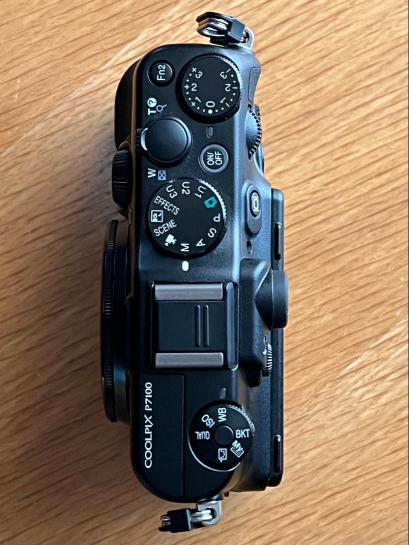 【Nikon COOLPIX P7100】コンパクトデジタルカメラ
