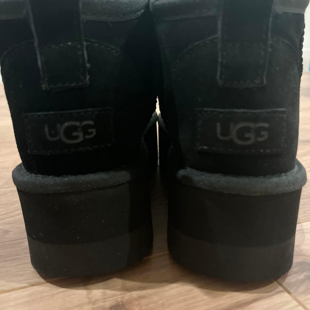 UGG クラシックウルトラミニプラットフォーム 厚底 ブラック 23cm