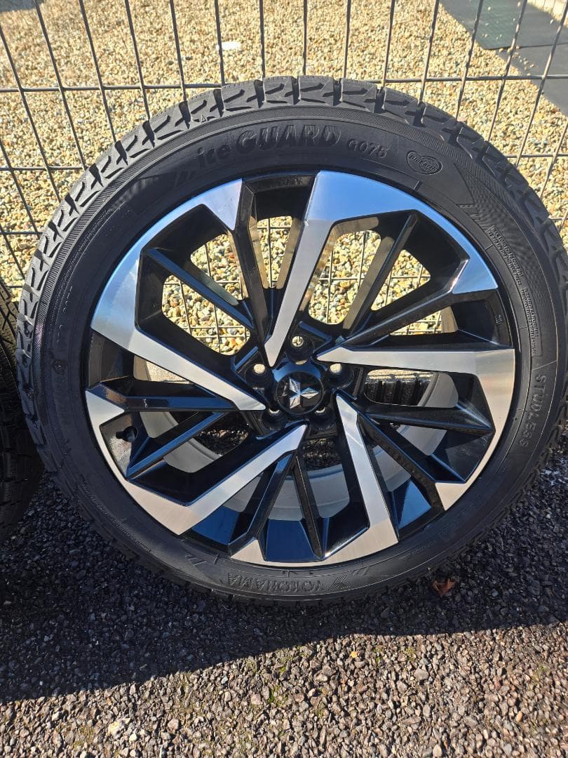 OUTLANDER純正ホイールとスタッドレス
