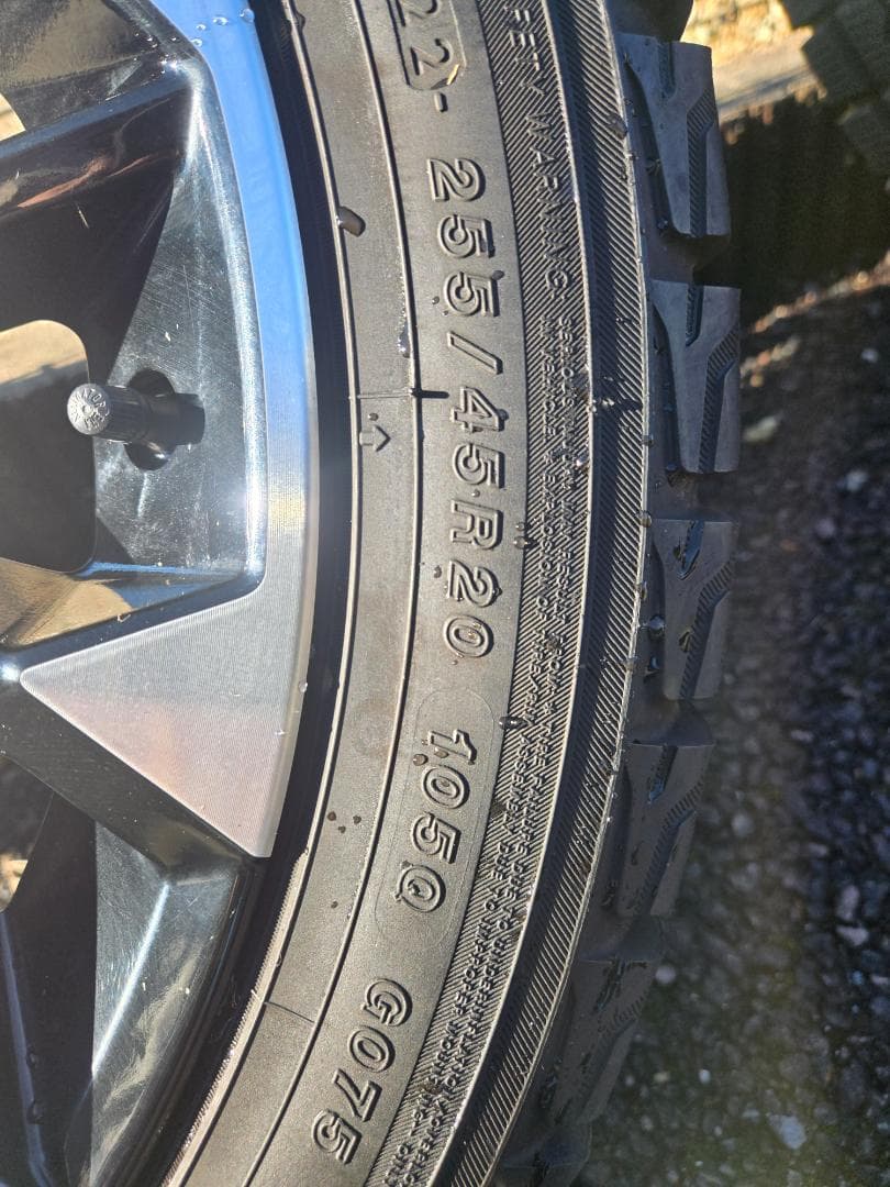 OUTLANDER純正ホイールとスタッドレス