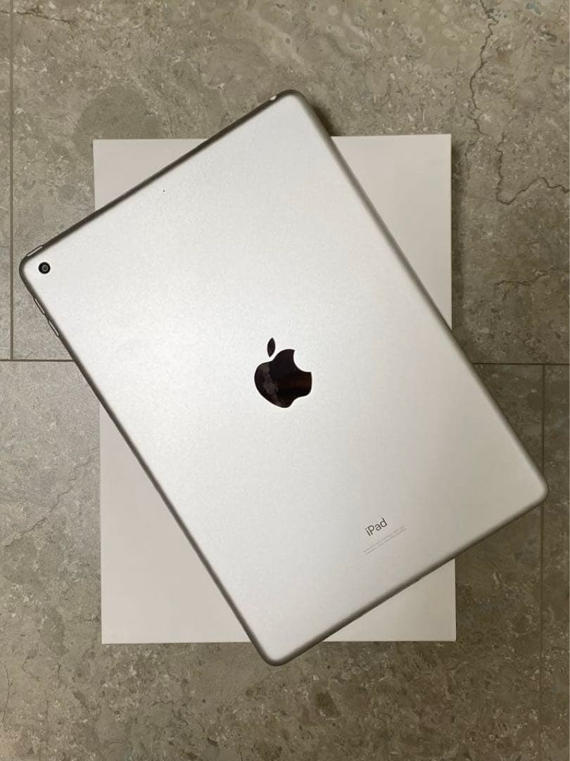 Apple iPad (第7世代) 128GB Wi-Fi シルバー 本体