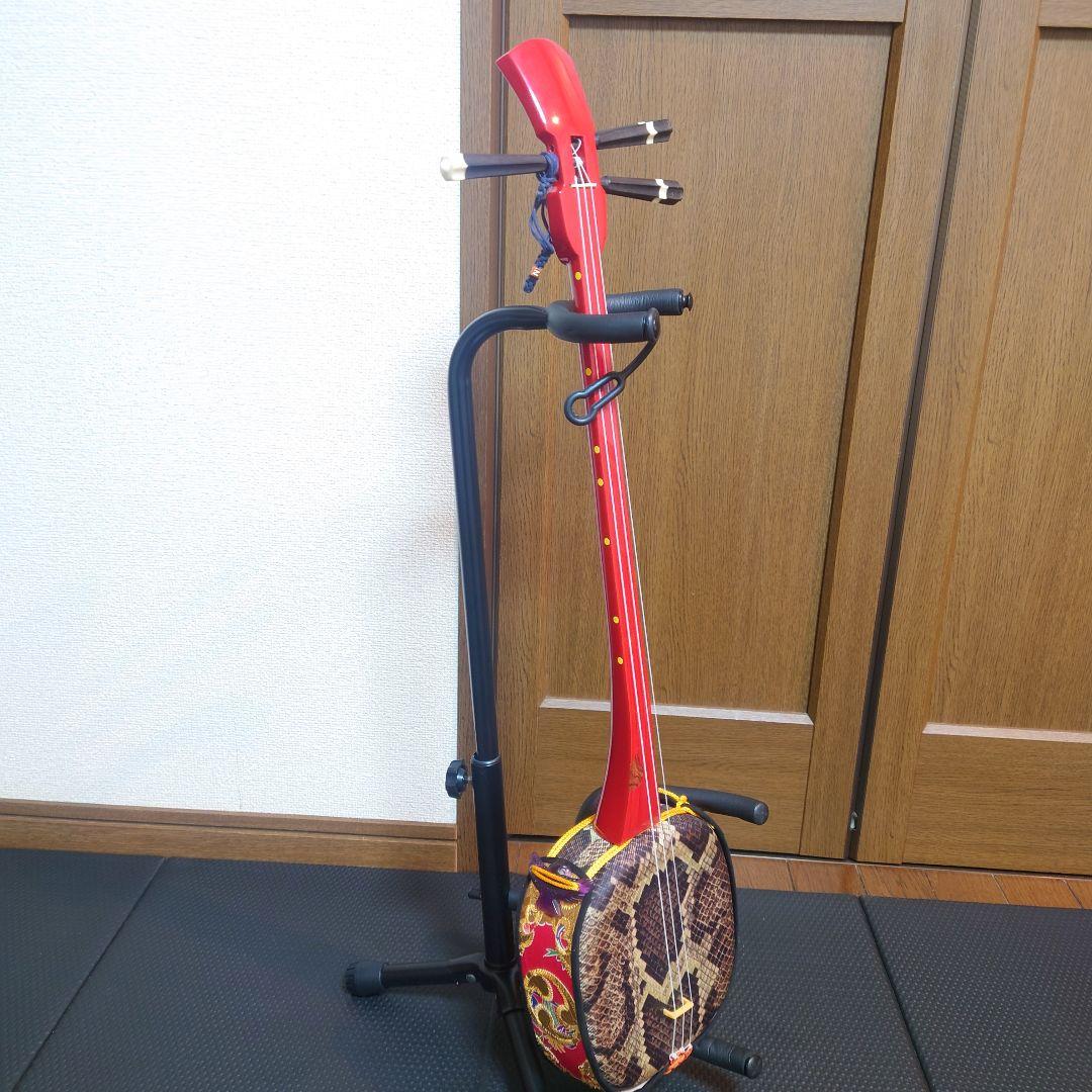 沖縄三線 人工皮 三味線 合皮 ヘビ皮柄 ⚠️漆剥がれ有ります　オマケでケース付