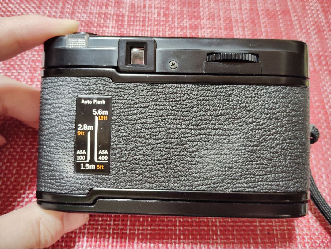 OLYMPUS　PEN EF（赤ベロ）