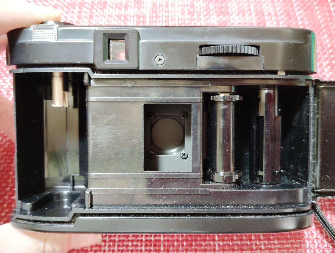 OLYMPUS　PEN EF（赤ベロ）