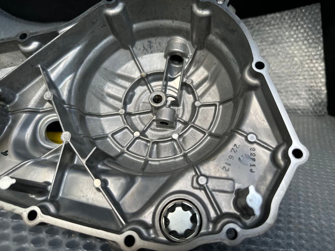 ヤマハ YZF-R25(RG43J)純正クラッチカバー