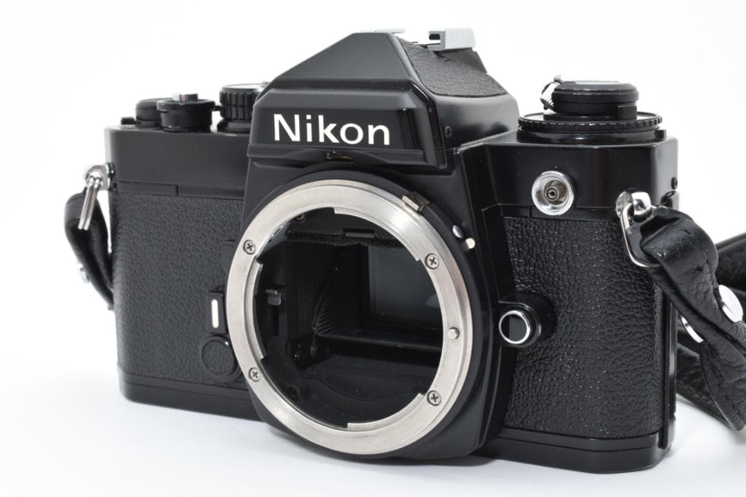 超美品　NIKON FE ブラック フィルムカメラ モルト新品交換済 H124
