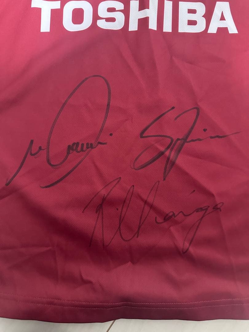 東芝ブレイブルーパス東京　リッチーモウンガ 直筆サイン入りジャージ