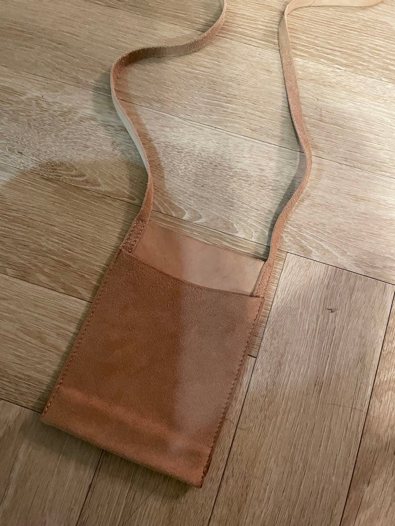 guidi レザースエードパスポートバッグ