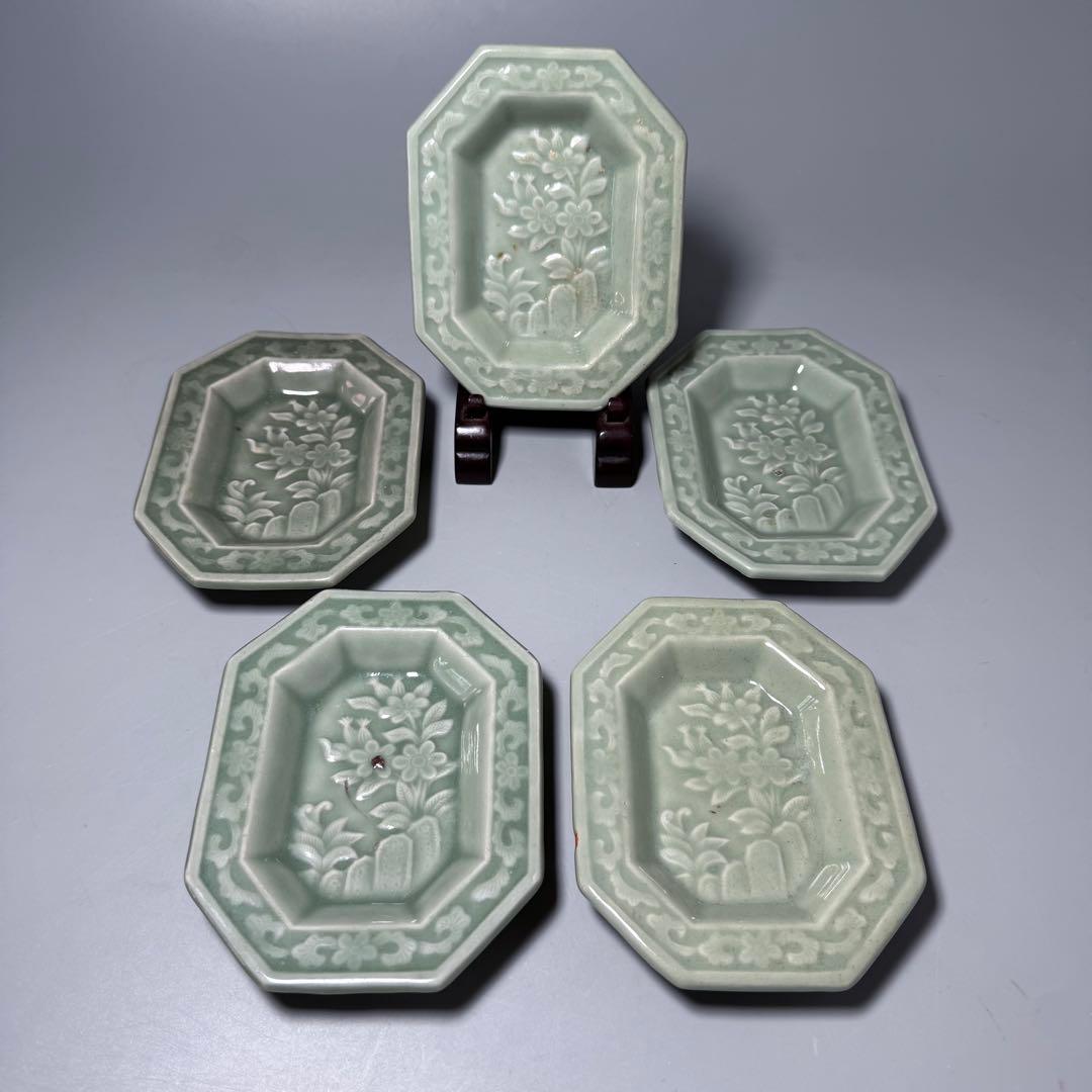 三田青磁　陽刻草花文八角皿　五点　江戸後期　古美術　骨董　希少