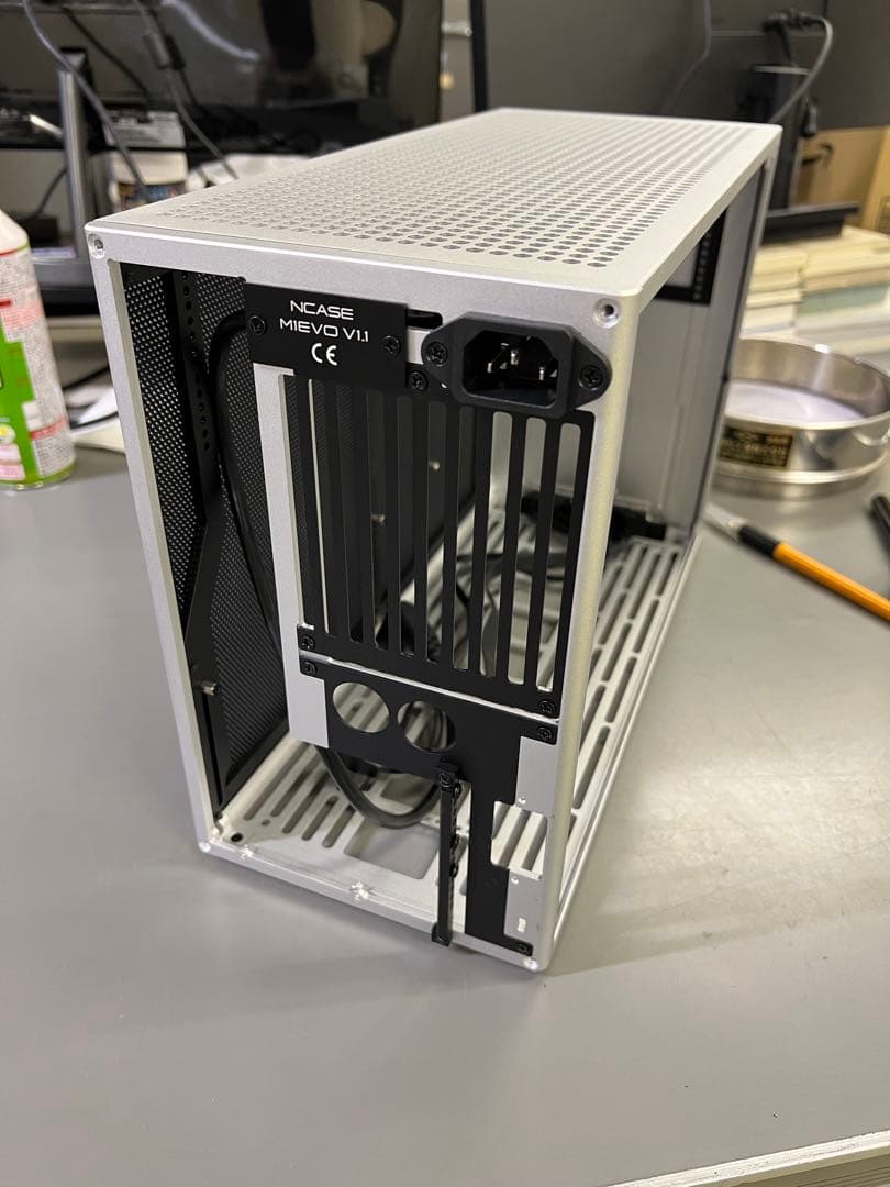 NCASE M1 EVO シルバー ITXケース