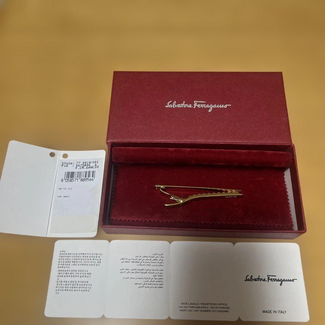 フェラガモ ネクタイピン　ゴールド
