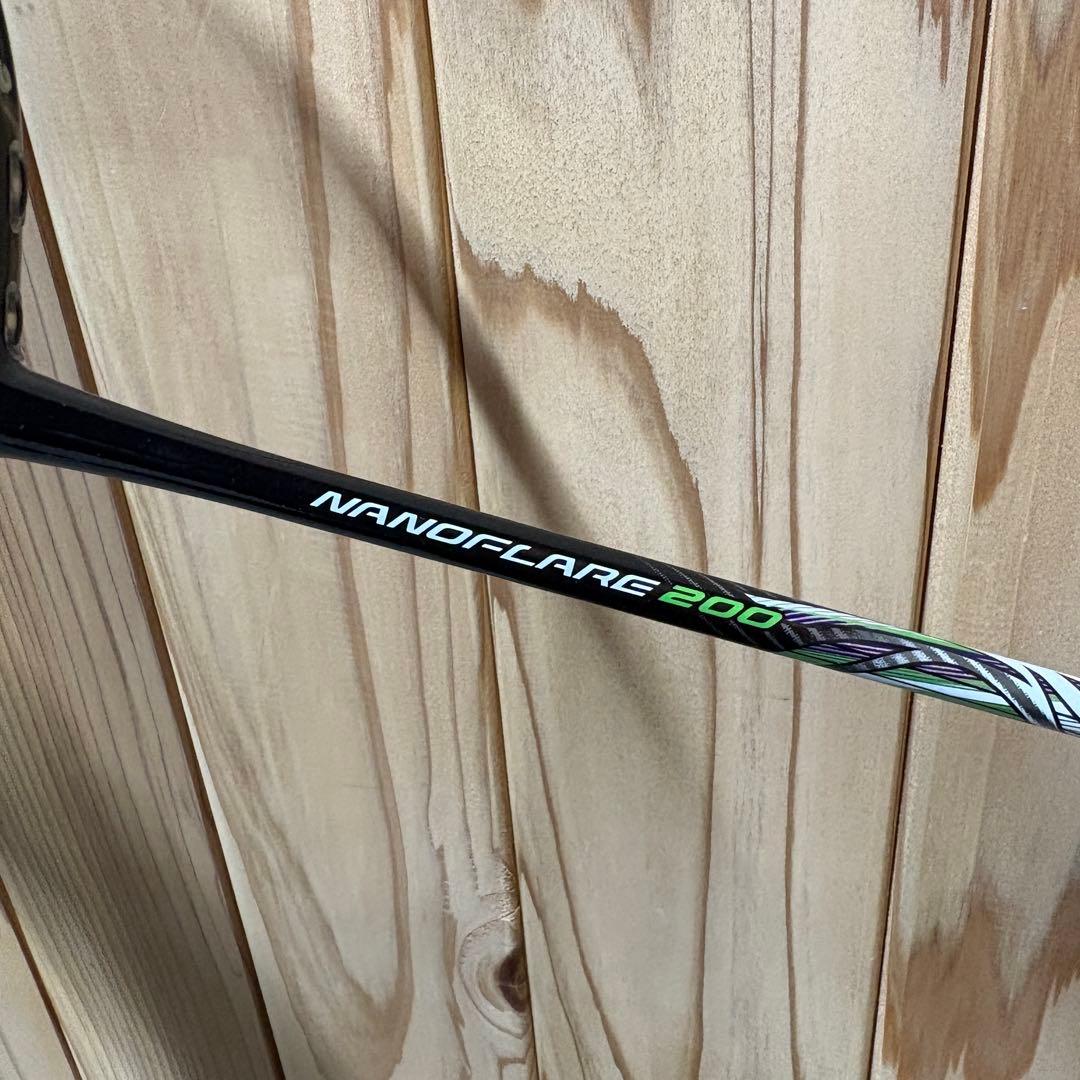 【美品】YONEX ヨネックス NANOFLARE 200 バトミントンラケット