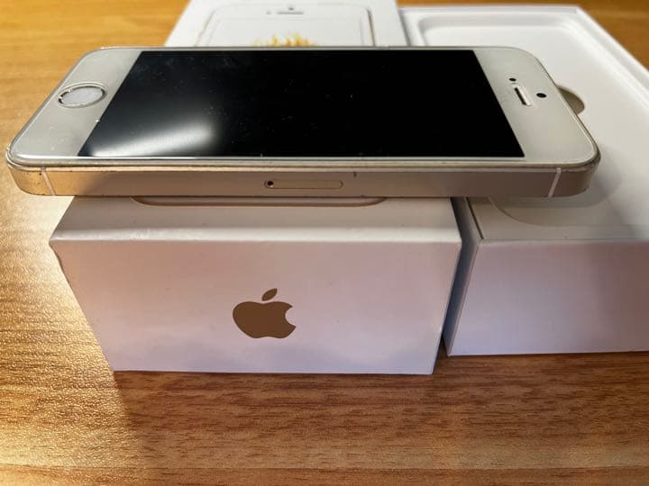 SIMフリー iPhone SE 第1世代 128GB SIMフリー ゴールド
