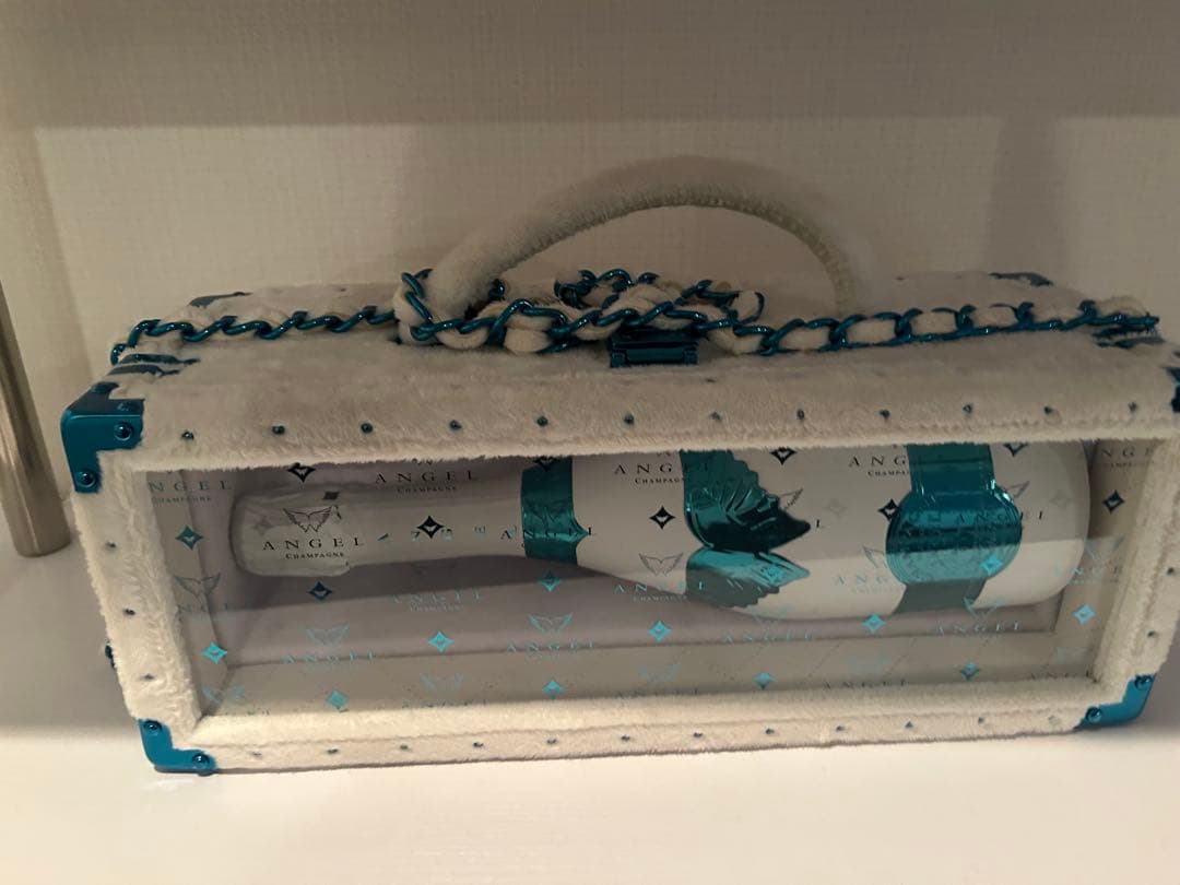 エンジェルシャンパン　ホワイトデー　ファー