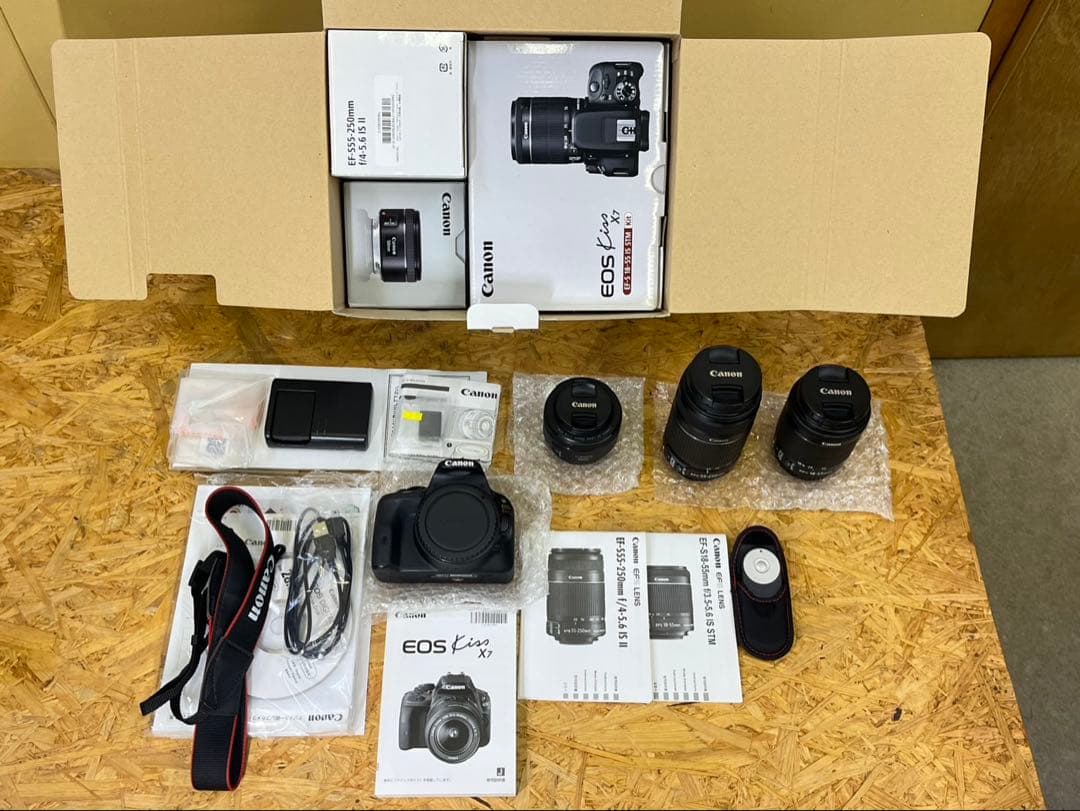 Canon EOS Kiss X7ダブルズームキット➕EF-S18-55 レンズ