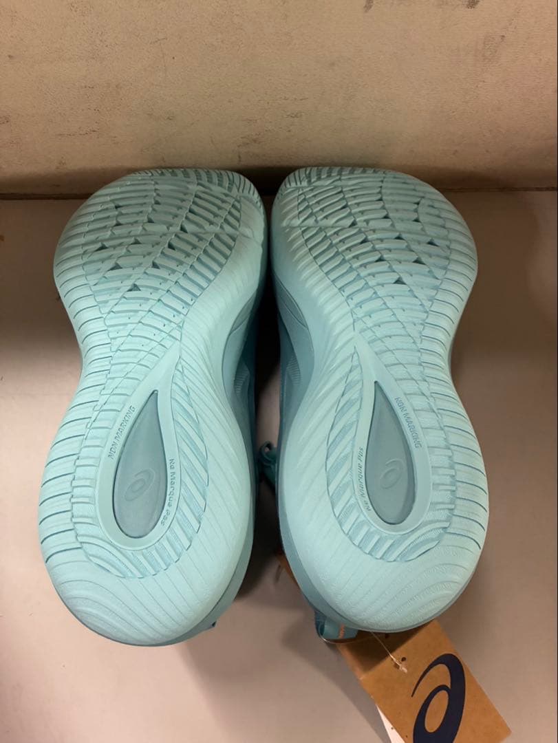 NOVA SURGE LOW 2 400カラー　27.5㎝