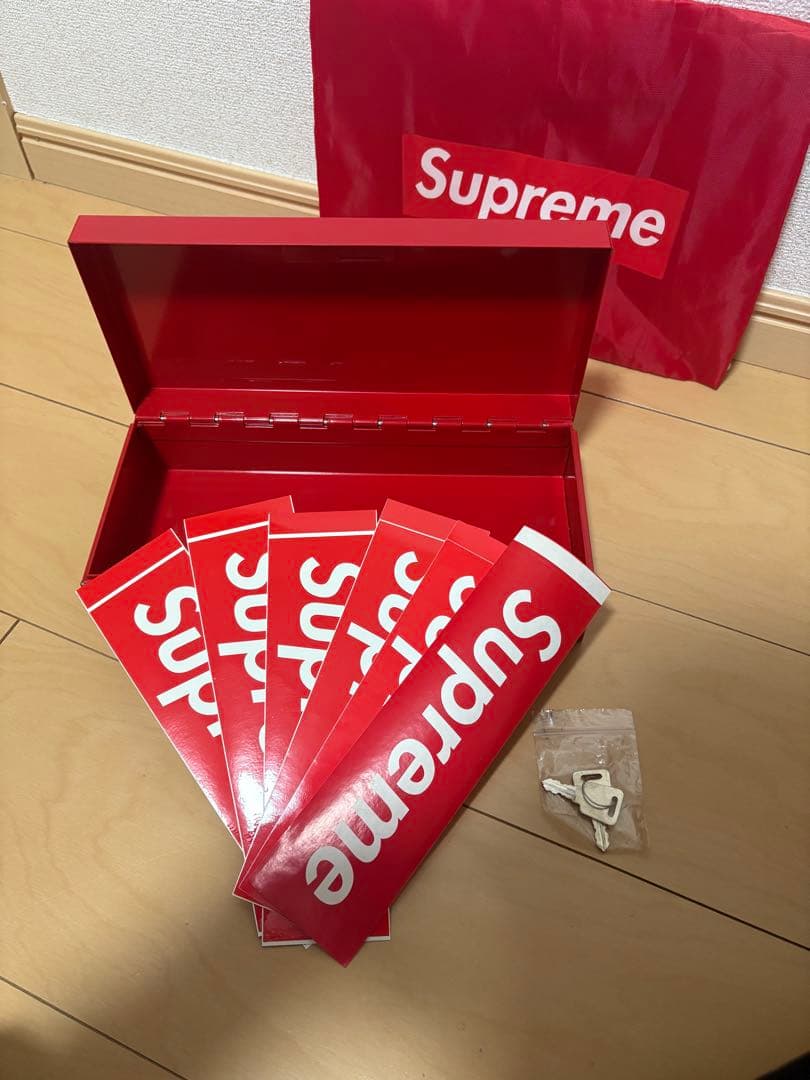 【超希少】2011AW Supreme メタルロックボックス